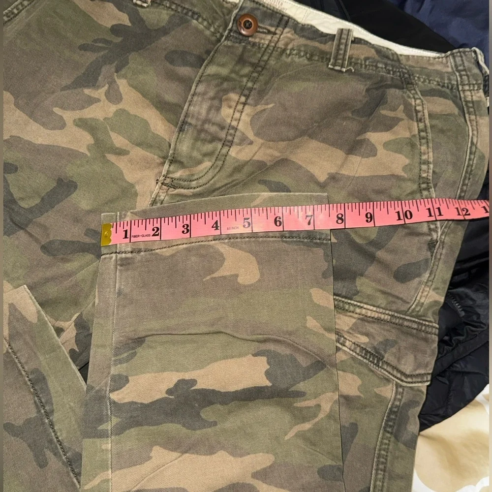 Hollister I Men's I Camouflage I Cargo Pants I Olive Camo